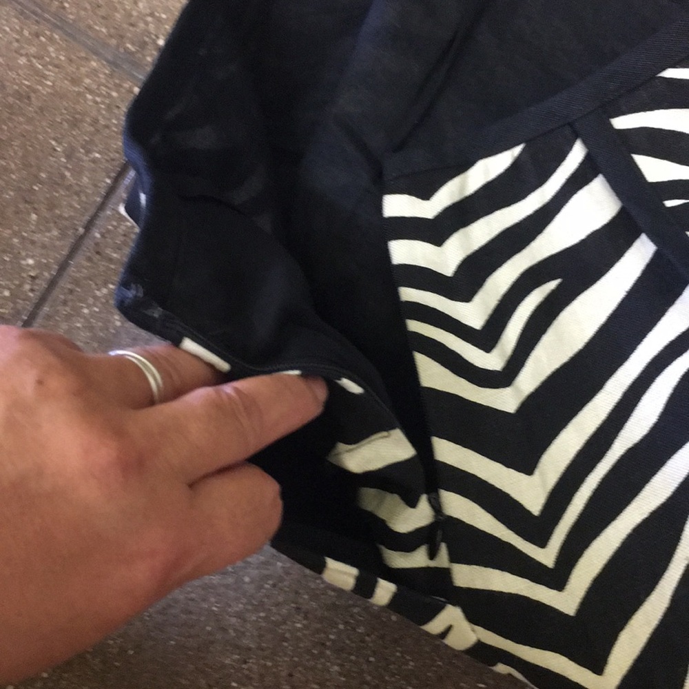J Crew ๐ฆ zebra print linen skirt - Picture 4 of 4